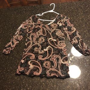 Dress with slit opening design on the arms
